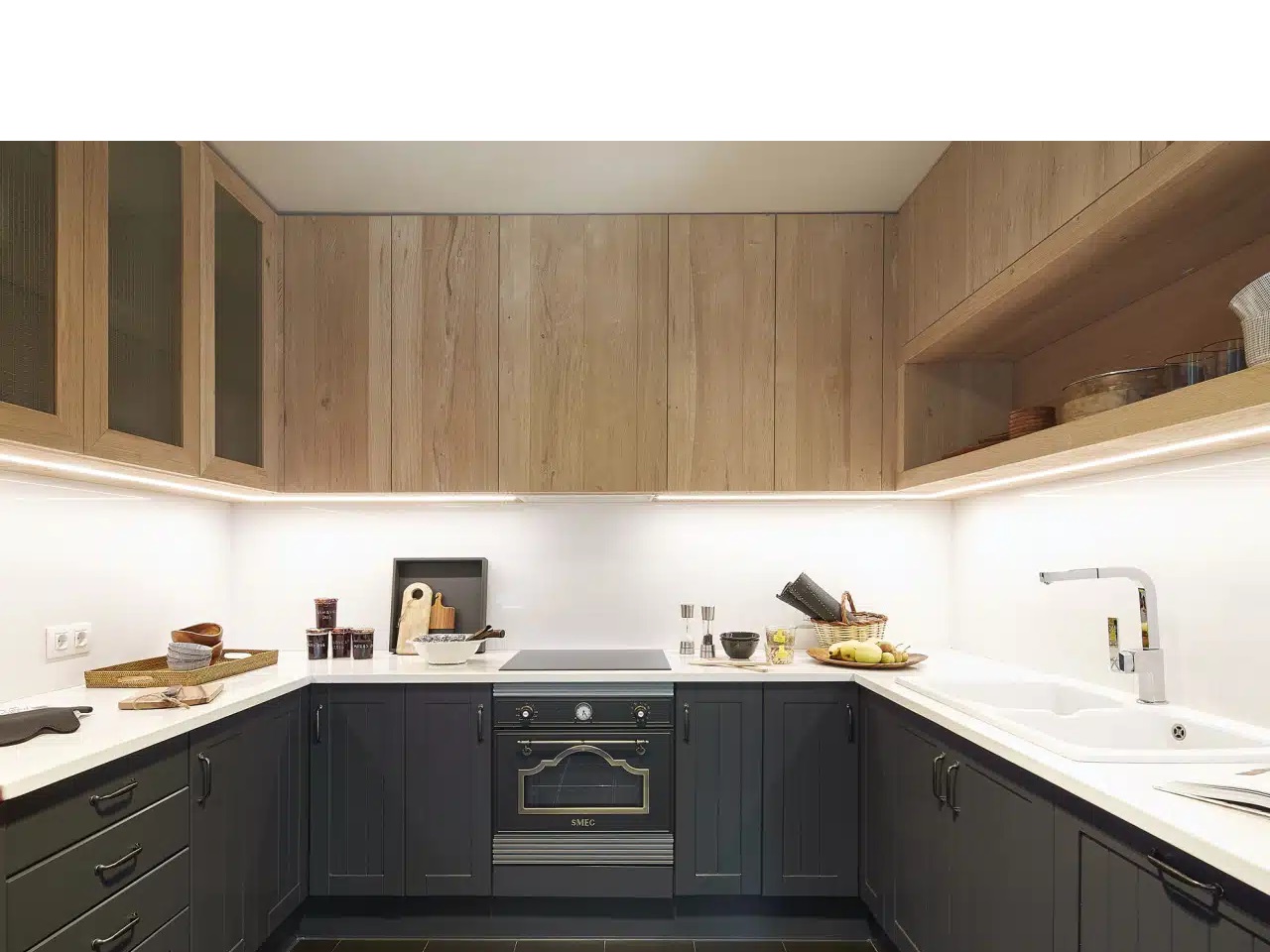 2. Các mui xe được tích hợp vào các cấu trúc tùy chỉnh