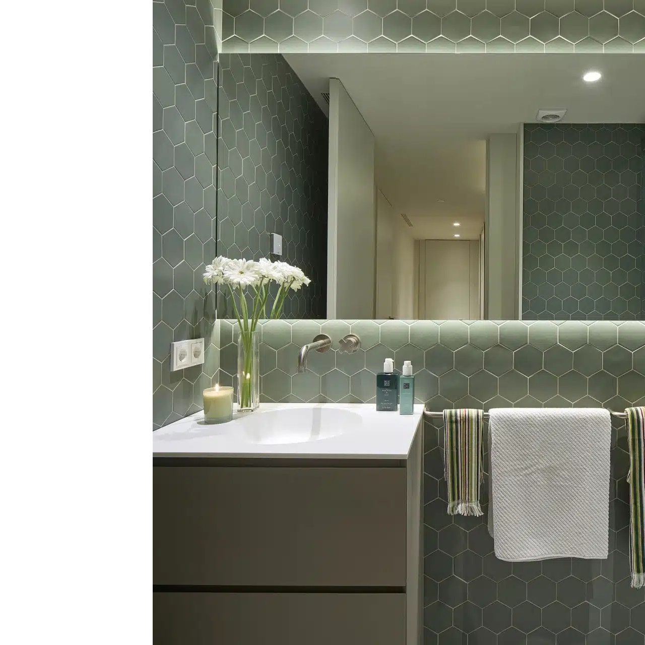 4. Gạch sự cổ điển vĩnh cửu