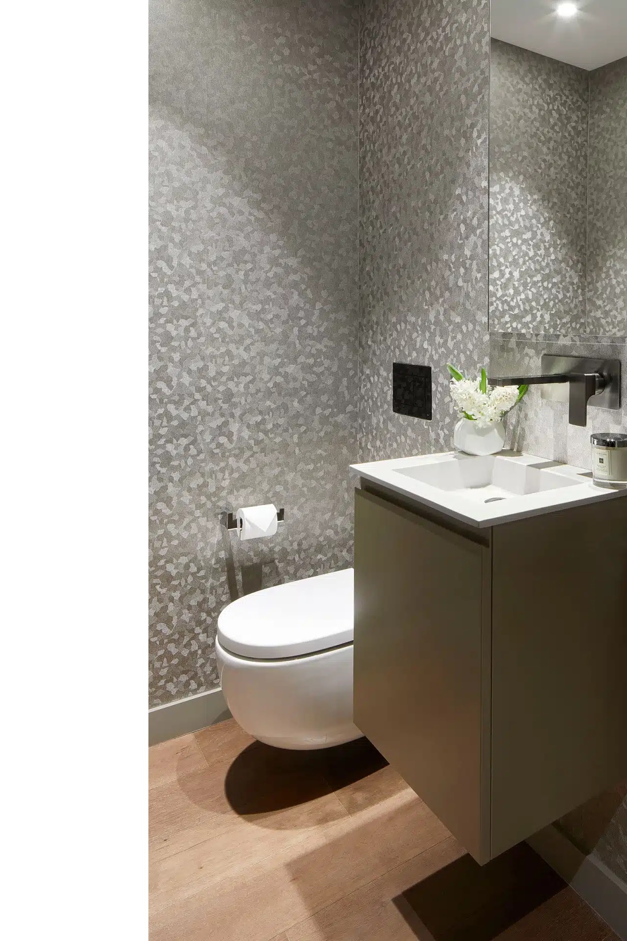 5. Chỉ đặt những đồ nội thất cần thiết